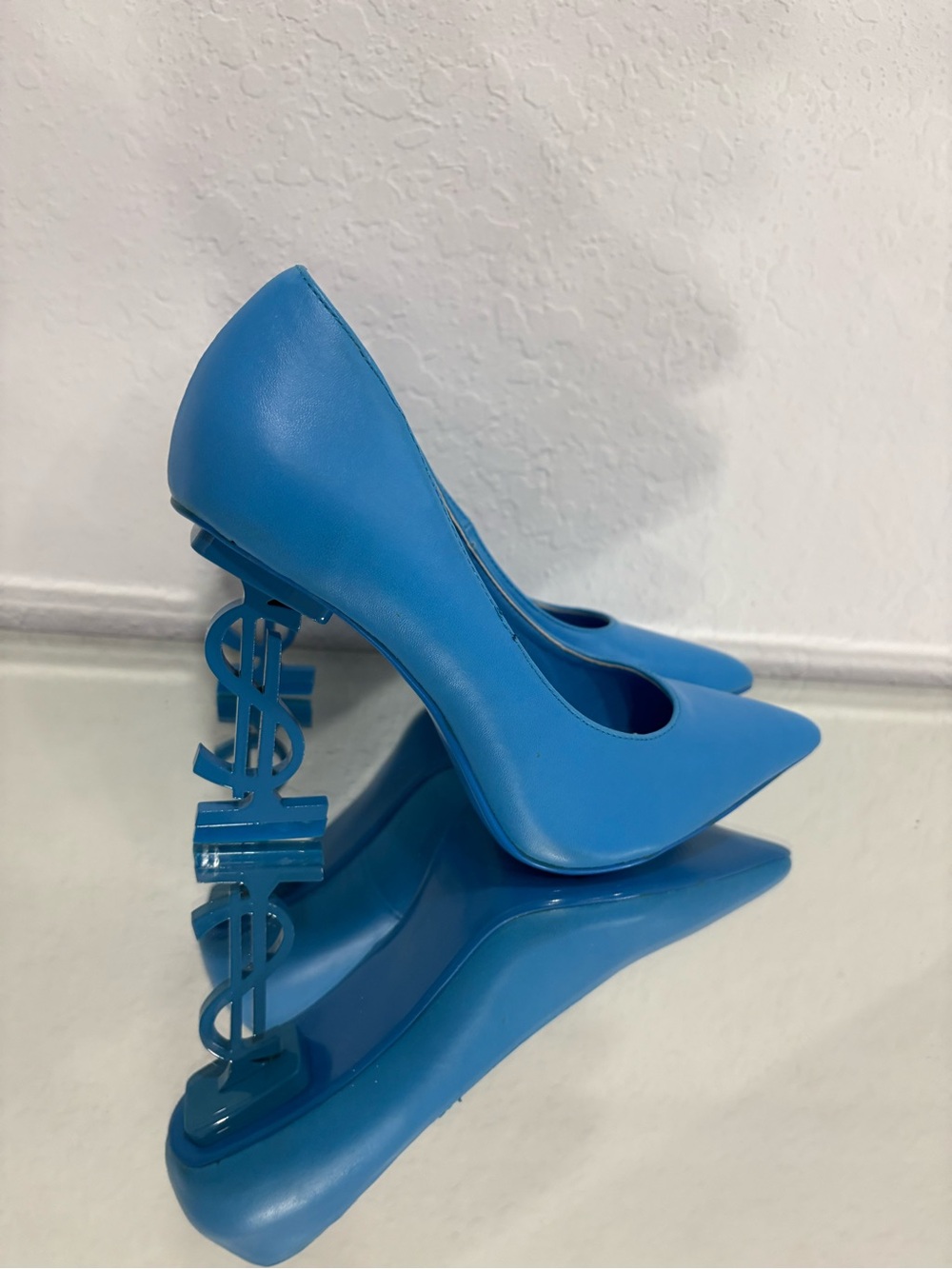 Blue Pointed-Toe Stiletto Pumps with Sculpted Heel